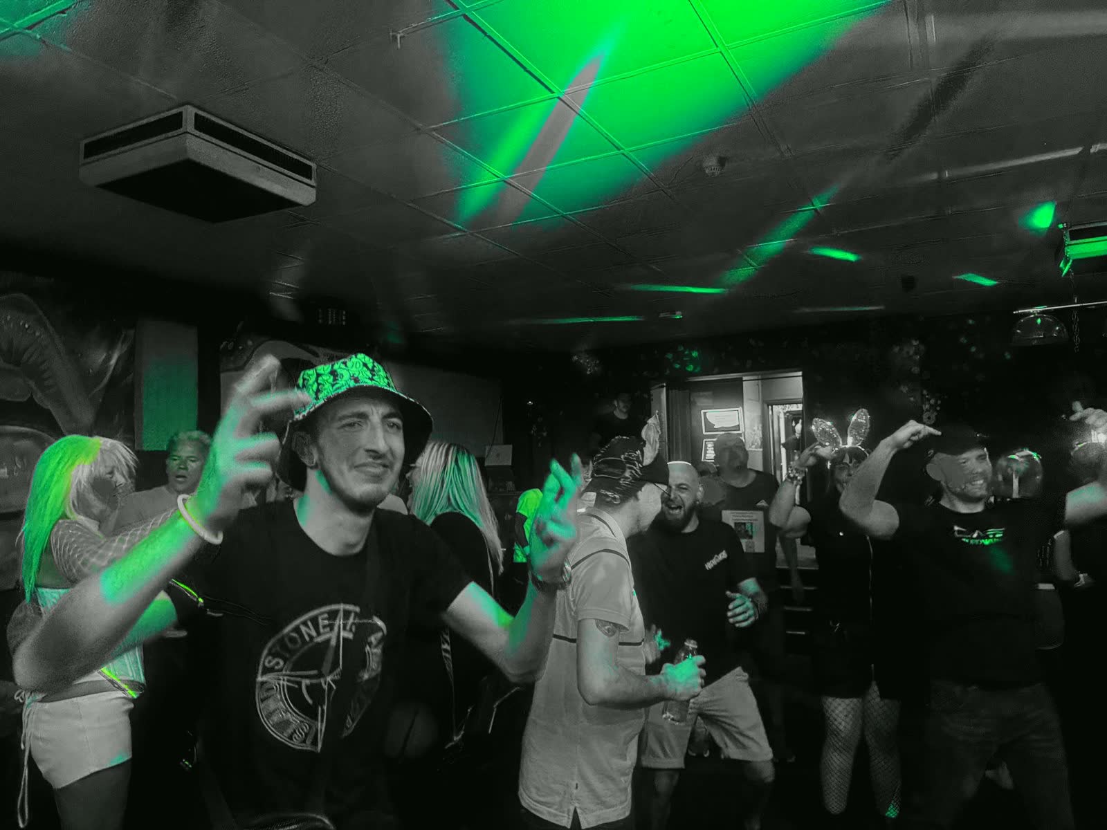 Crowd at Dropp Junkiez, Mansfield